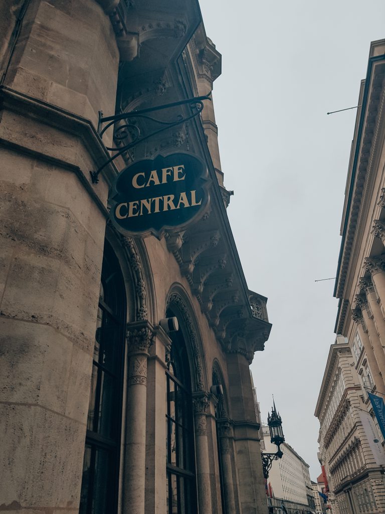 Cafe central straatbeeld centrum Wenen