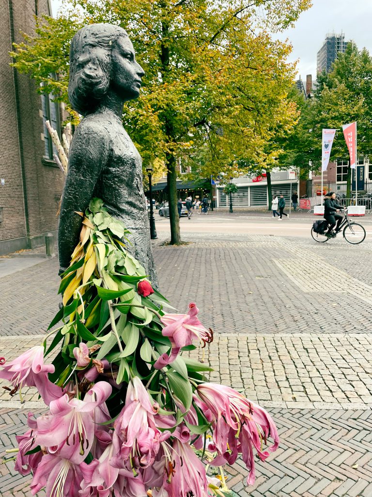 Beeld van Anne Frank Utrecht