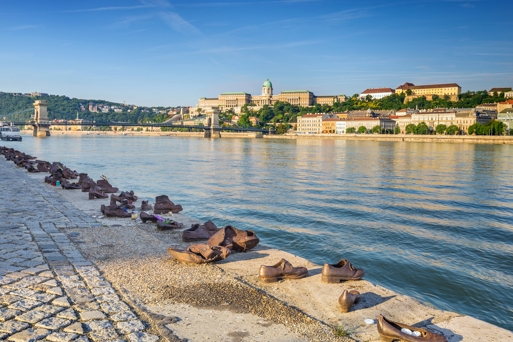 Schoenen aan de Donau, een van de bezienswaardigheden in Boedapest