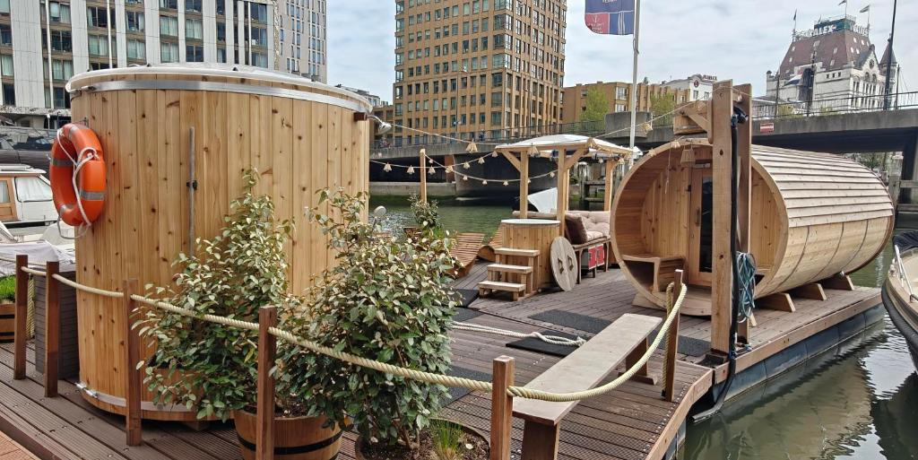 Wikkelboat Wijnhaven